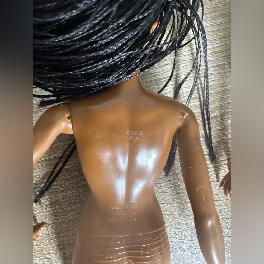 Lot of Two Barbie Dolls - Picture 4 of 10
